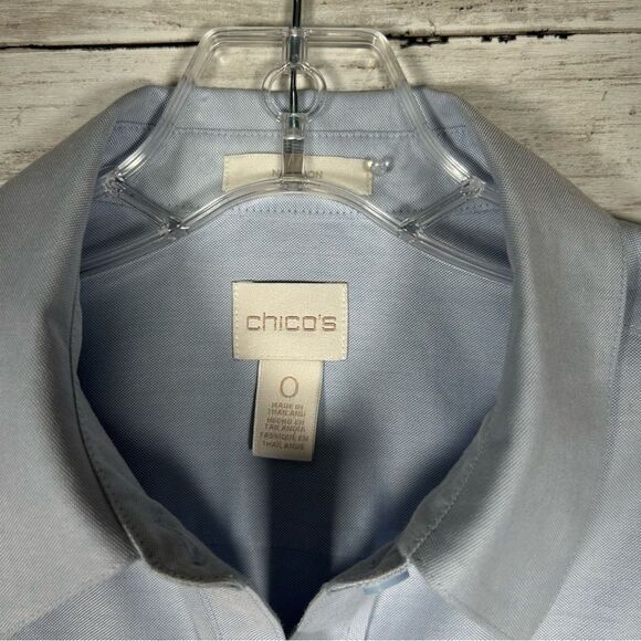 Chico’s No Iron Cotton Oxford Blue Classic Button Down Blouse O/ Small - Picture 5 of 10